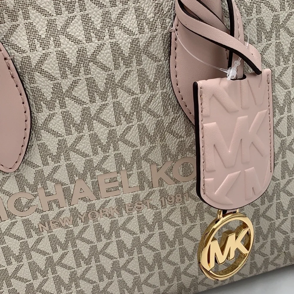MICHAEL KORS MIRELLA SMALL
SHOPPER TOP ZIP XBODY POWDER
BLUSH MULTI SIGN… - Picture 9 of 16